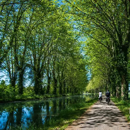 Ferme Du Moulin De Pailleres, Vue Panoramique, Piscine - Ideal 4 A 5 Personnes Feriehus Galapian